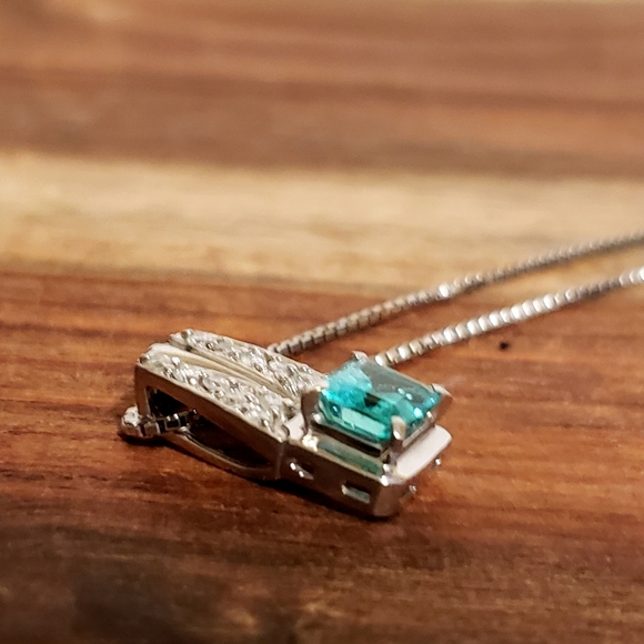 $7,000 Platinum Emerald Diamond Pendant Necklace - Picture 8 of 15